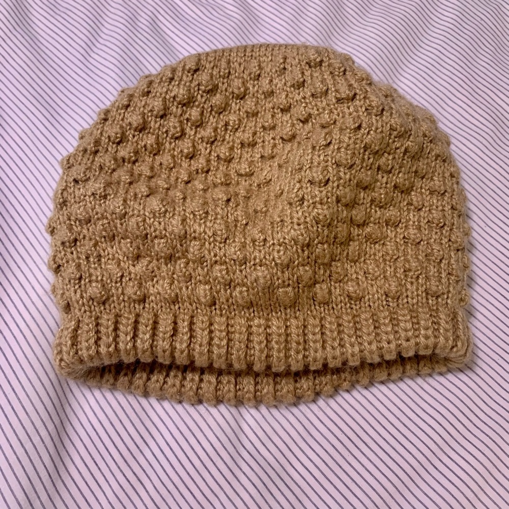 Beanie knitted beige color